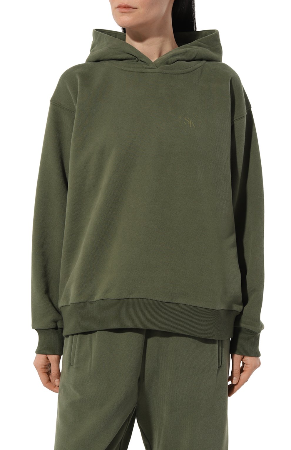 Хлопковый спортивный костюм SASHA KIM хаки цвета по цене 43900 руб., арт. УТ-00001471, фото 2 Хлопковый спортивный костюм SASHA KIM, арт. УТ-00001471, фото 2