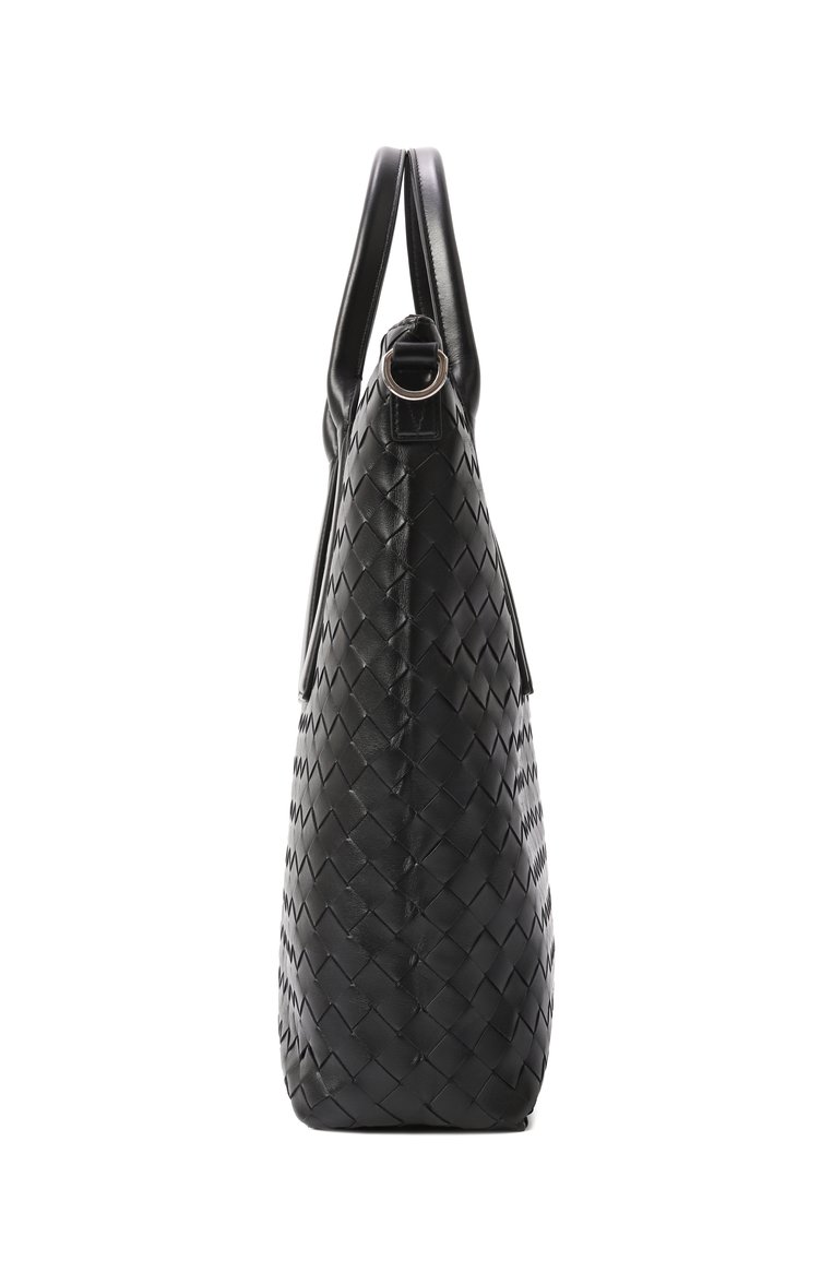 Мужская сумка north-south BOTTEGA VENETA черного цвета, арт. 815783/V2HL1 | Фото 4 (Размер: large; Драгоценные камни: Проставлено; Материал: Натуральная кожа; Материал сплава: Проставлено; Ремень/цепочка: На ремешке)