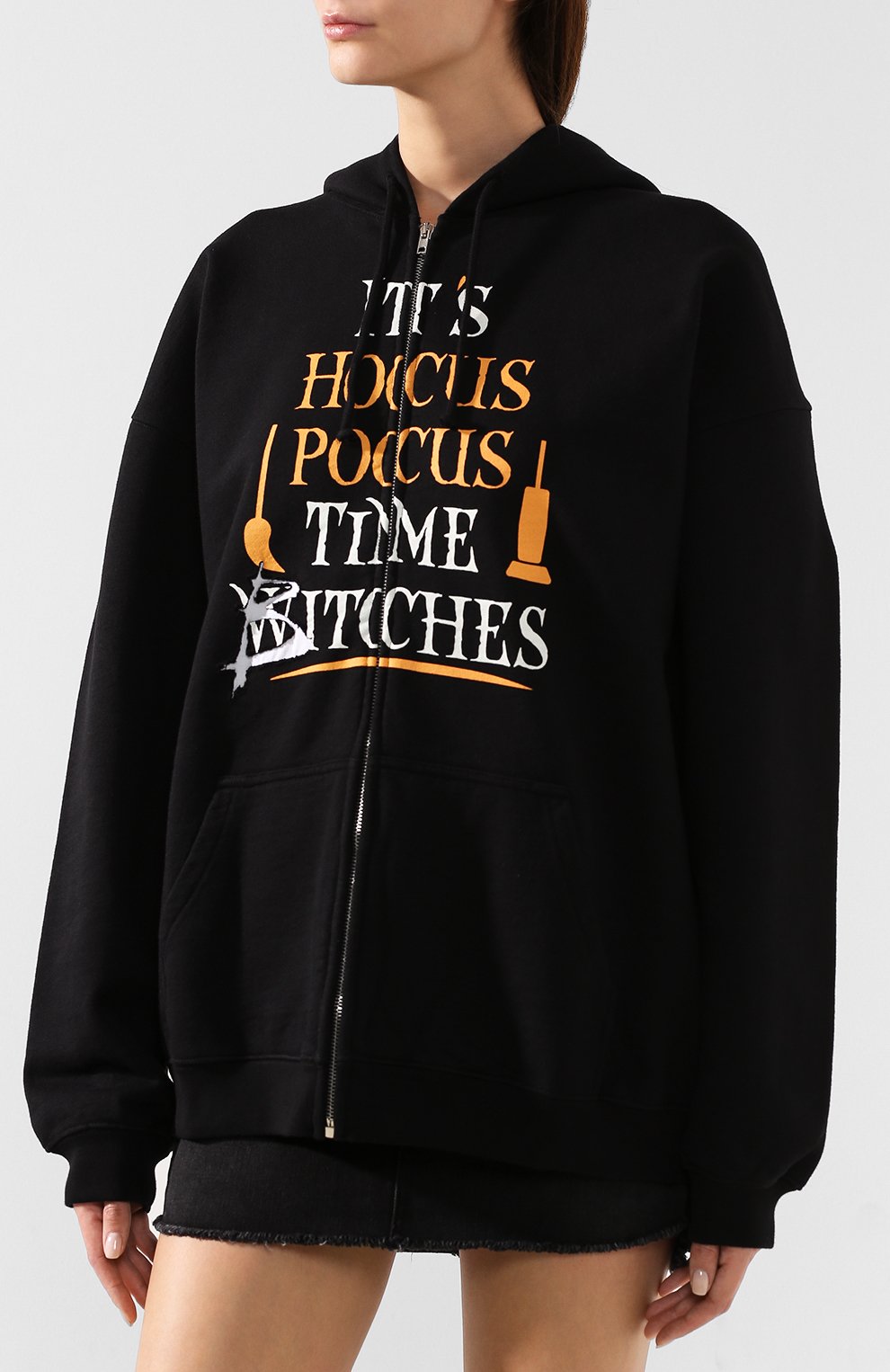 Хлопковая толстовка VETEMENTS черного цвета по цене 69300 руб., арт. UAH20TR737/W, фото 3 Хлопковая толстовка VETEMENTS, арт. UAH20TR737/W, фото 3