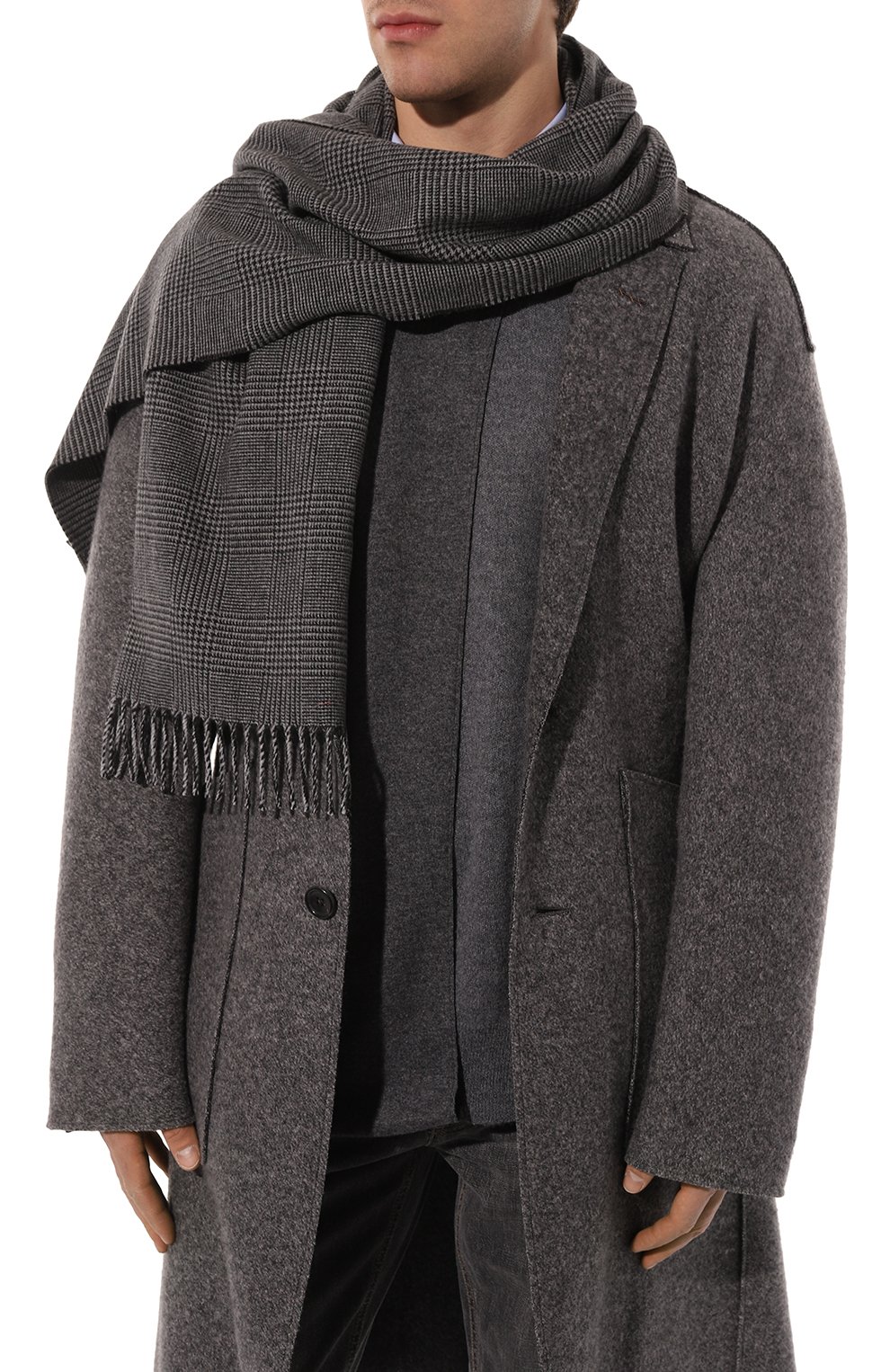 Шарф TOM FORD темно-серого цвета по цене 54250 руб., арт. 4TF138/2NBA, фото 2 Шарф TOM FORD, арт. 4TF138/2NBA, фото 2