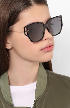 Женские солнцезащитные очки DIOR EYEWEAR темно-коричневого цвета, арт. DI0RDIRECTI0N3F 086 | Фото 2 (Статус проверки: Проверена категория; Тип очков: С/з; Региональные ограничения белый список (Axapta Mercury): RU, Не проставлено; Re-sync: On; Нос: Не проставлено; Очки форма: Квадратные, Прямоугольные; Оптика Гендер: оптика-женское)