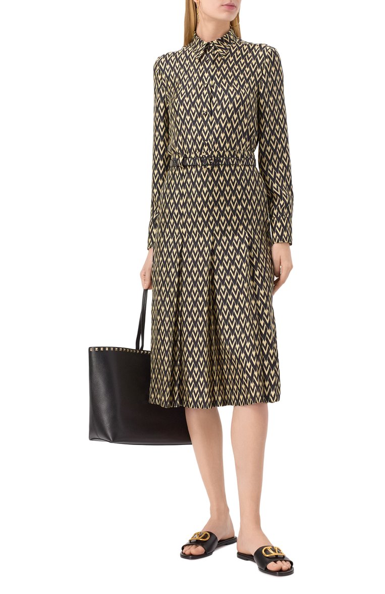 Женские кожаные шлепанцы vlogo signature VALENTINO черного цвета, арт. 6W2S0BD5/DSH | Фото 2 (Подошва: Плоская; Каблук высота: Низкий; Материал сплава: Проставлено; Материал внешний: Натуральная кожа; Драгоценные камни: Проставлено; Материал внутренний: Натуральная кожа)