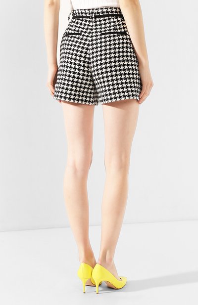 Шорты MSGM черно-белого цвета по цене 28500 руб., арт. 2841MDB08 207109, фото 4 Шорты MSGM, арт. 2841MDB08 207109, фото 4