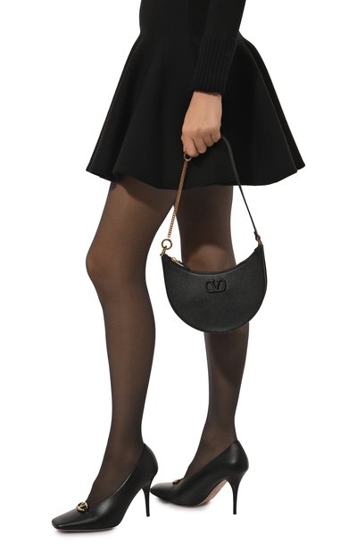 Сумка vlogo signature mini VALENTINO черного цвета по цене 140500 руб., арт. 5W2P0W19/RQR, фото 2 Сумка vlogo signature mini VALENTINO, арт. 5W2P0W19/RQR, фото 2