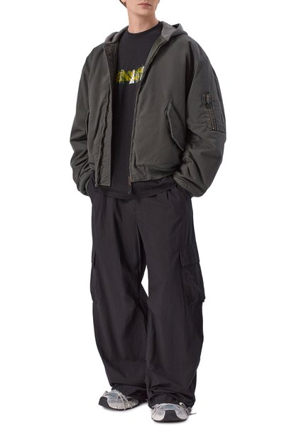 Хлопковая футболка BALENCIAGA черного цвета по цене 107000 руб., арт. 764235/TUVI6, фото 2 Хлопковая футболка BALENCIAGA, арт. 764235/TUVI6, фото 2