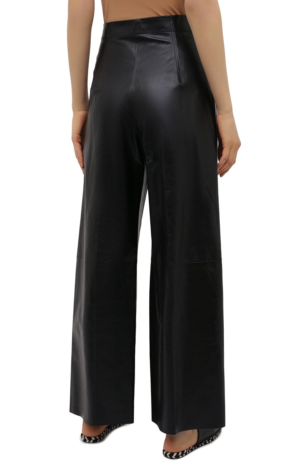 Кожаные брюки JIL SANDER черного цвета по цене 441000 руб., арт. JSWS653076-WSL01011, фото 4 Кожаные брюки JIL SANDER, арт. JSWS653076-WSL01011, фото 4
