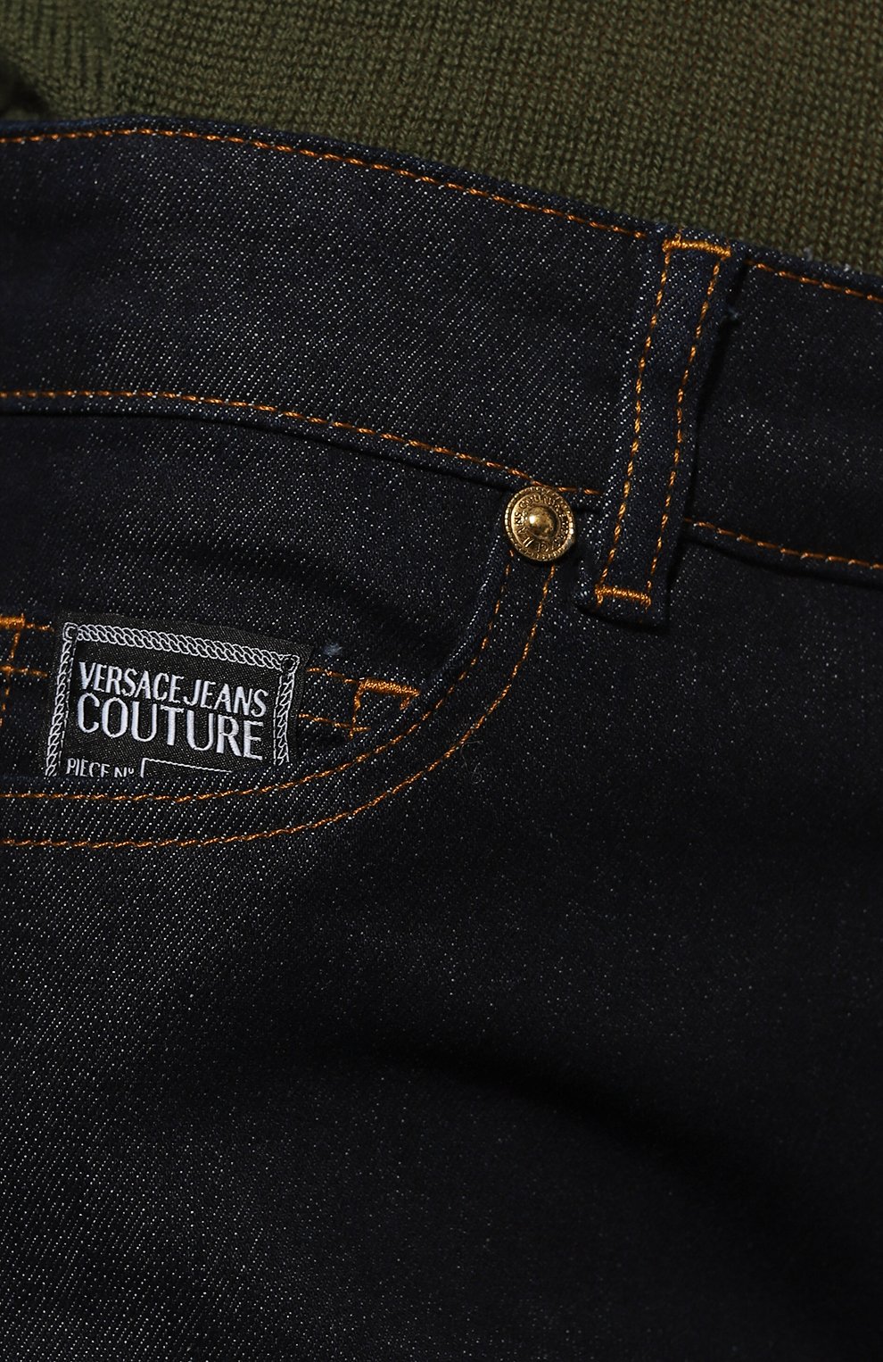 Джинсы VERSACE JEANS COUTURE темно-синего цвета по цене 23950 руб., арт. 72HAB5K3-72DP500 C SKINNY CRYSTAL RIC CURSIVE D ST, фото 5 Джинсы VERSACE JEANS COUTURE, арт. 72HAB5K3-72DP500 C SKINNY CRYSTAL RIC CURSIVE D ST, фото 5