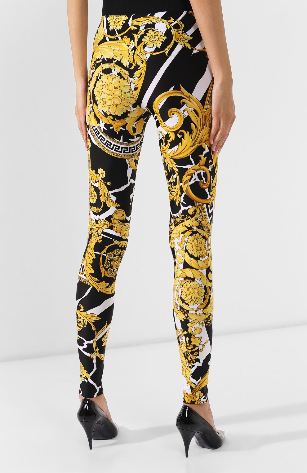 Легинсы с принтом VERSACE разноцветного цвета по цене 67250 руб., арт. A83807/A231251, фото 4 Легинсы с принтом VERSACE, арт. A83807/A231251, фото 4