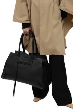 Женская сумка neo classic city l BALENCIAGA черного цвета, арт. 638531/15Y47 | Фото 2 (Сумки-технические: Сумки top-handle; Материал: Натуральная кожа; Размер: large)