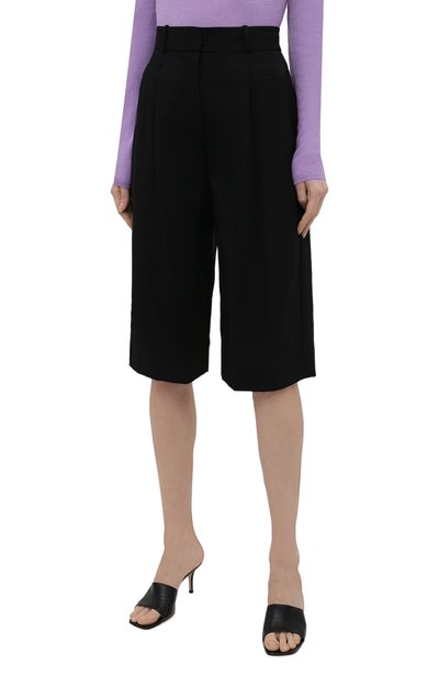 Шорты LOW CLASSIC черного цвета по цене 25050 руб., арт. L0W21SS_SR02BK, фото 3 Шорты LOW CLASSIC, арт. L0W21SS_SR02BK, фото 3