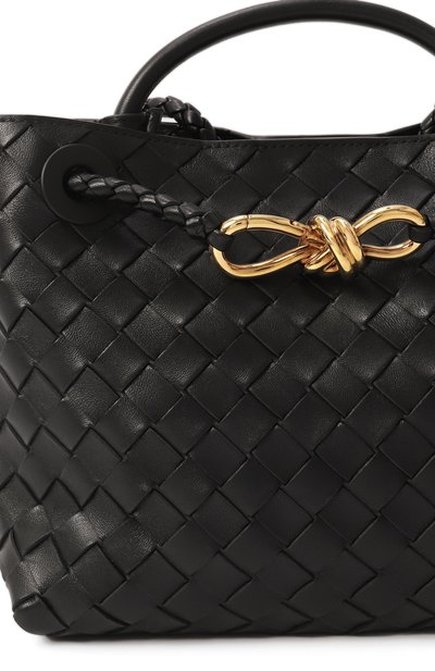 Сумка andiamo small BOTTEGA VENETA черного цвета по цене 568500 руб., арт. 766014/VCPP1, фото 3 Сумка andiamo small BOTTEGA VENETA, арт. 766014/VCPP1, фото 3
