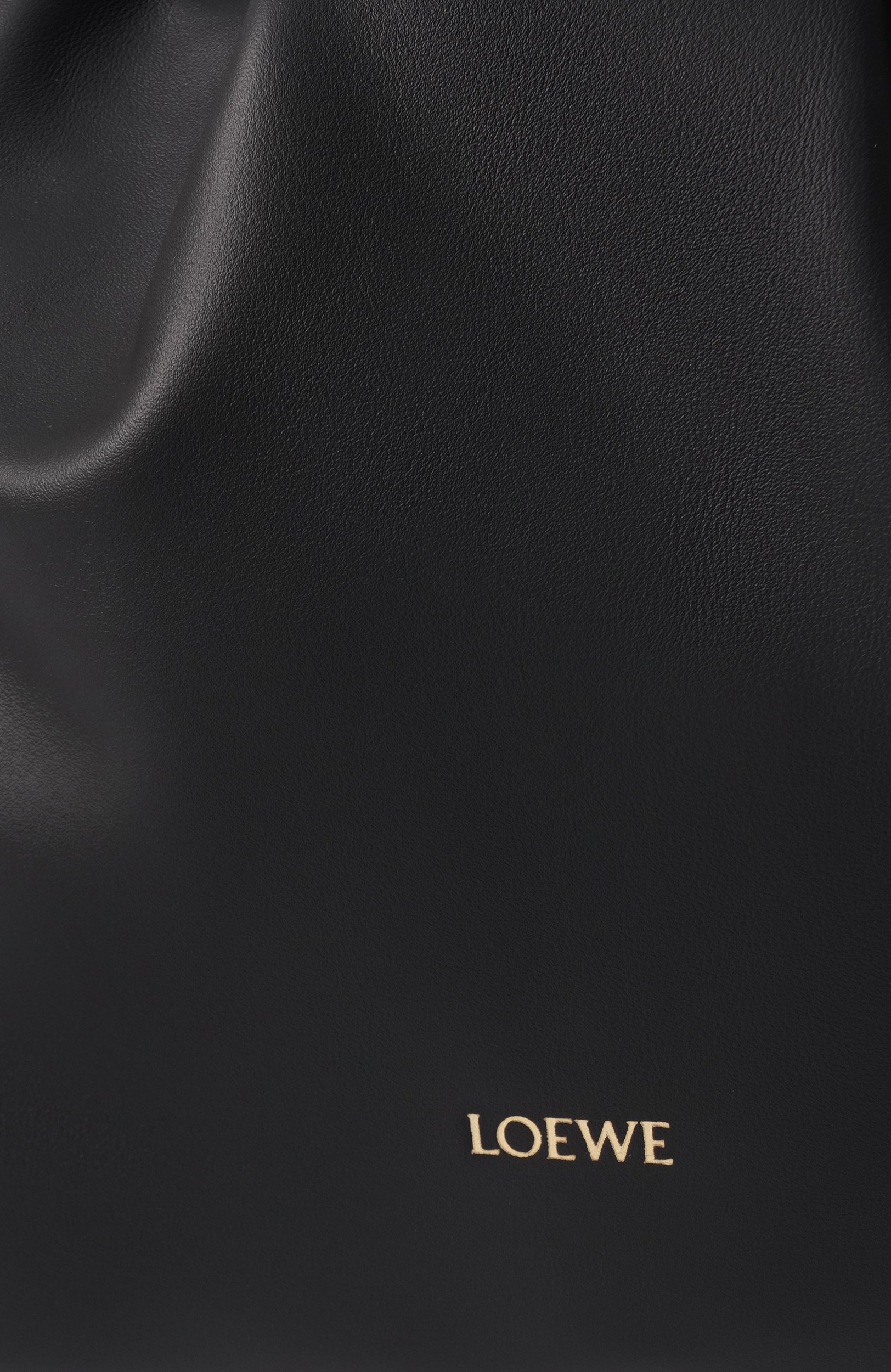 Клатч flamenco medium LOEWE черного цвета по цене 335500 руб., арт. A411FC1XD4, фото 6 Клатч flamenco medium LOEWE, арт. A411FC1XD4, фото 6