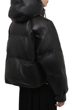 Женская кожаная куртка CELINE черного цвета, арт. 2EA26978E | Фото 4 (Рукава: Длинные; Материал внешний: Натуральная кожа; Материал подклада: Синтетический материал; Длина (верхняя одежда): Короткие; Стили: Спорт-шик; Кросс-КТ: Куртка, Пуховик; Драгоценные камни: Проставлено; Материал сплава: Проставлено; Женское Кросс-КТ: Замша и кожа)