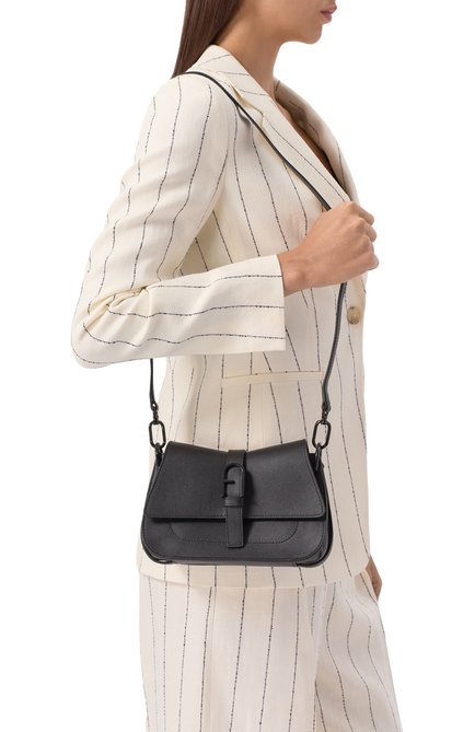 Женская сумка furla flow FURLA черного цвета, арт. WB01032/BX2045 | Фото 2 (Материал сплава: Проставлено; Материал: Натуральная кожа; Драгоценные камни: Проставлено; Размер: mini; Ремень/цепочка: На ремешке)