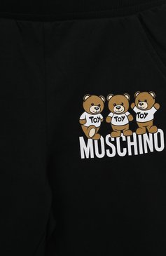 Детского комплект из свитшота и брюк MOSCHINO черного цвета, арт. HUK03G/LCA40/4A-8A | Фото 7 (Рукава: Длинные; Материал сплава: Проставлено; Материал внешний: Хлопок; Драгоценные камни: Проставлено; �Мальчики Кросс-КТ: Костюмы-спорт)