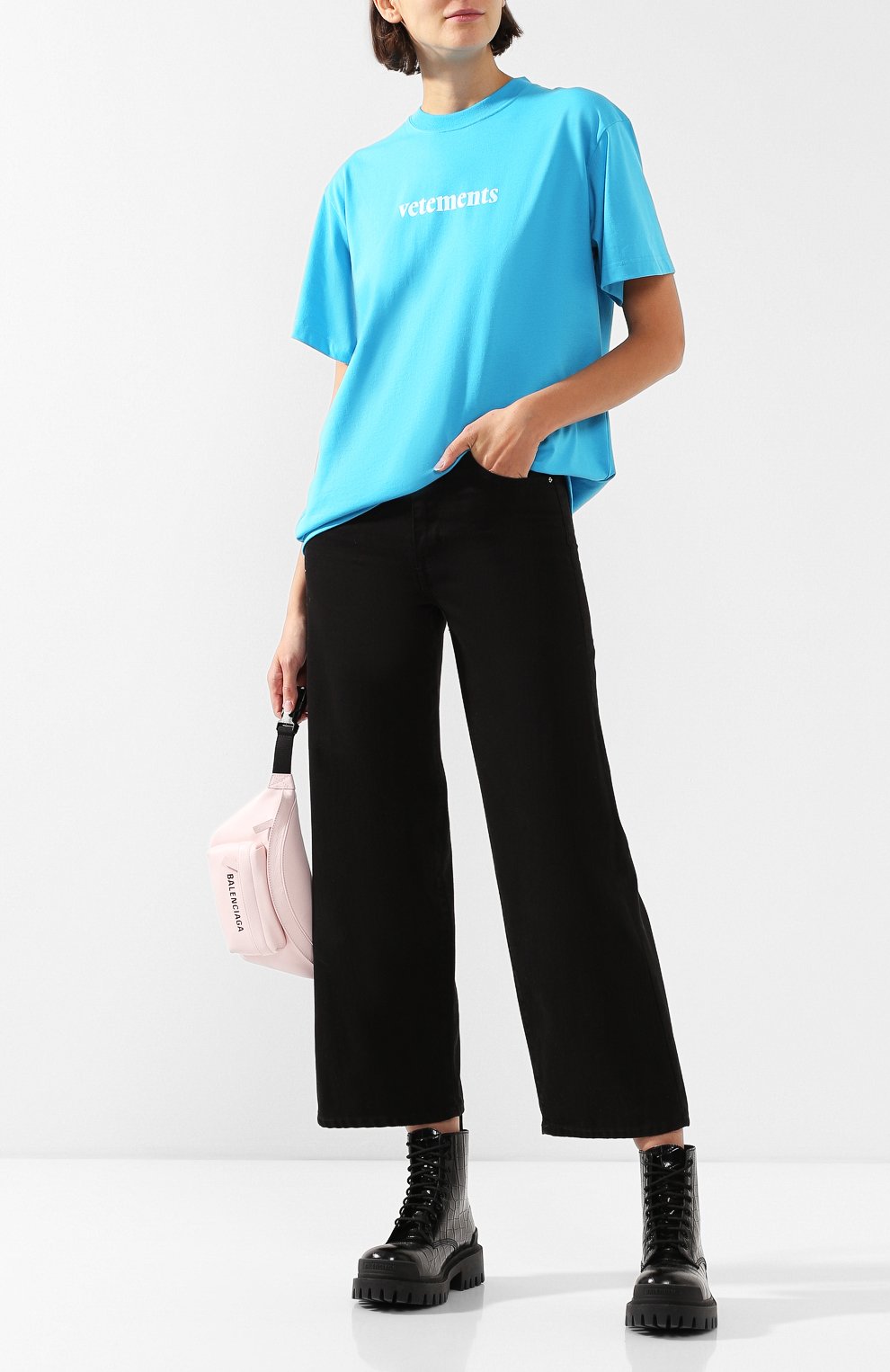 Футболка VETEMENTS синего цвета по цене 16450 руб., арт. SS20TR304 1610/W/BLUE, фото 2 Футболка VETEMENTS, арт. SS20TR304 1610/W/BLUE, фото 2