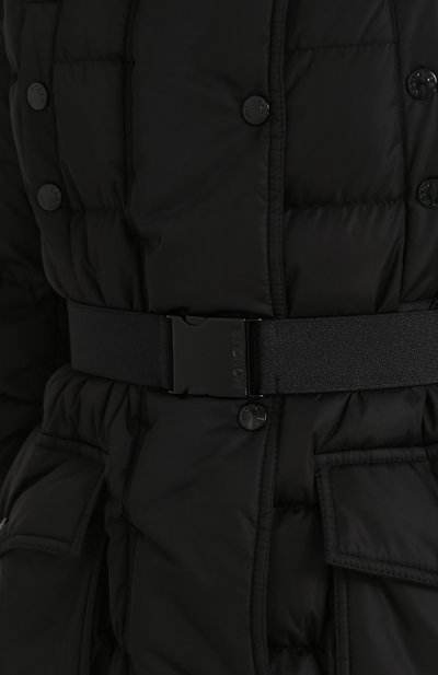 Стеганый пуховик с поясом и капюшоном MONCLER черного цвета по цене 226000 руб., арт. C2-093-49884-25-68065, фото 5 Стеганый пуховик с поясом и капюшоном MONCLER, арт. C2-093-49884-25-68065, фото 5