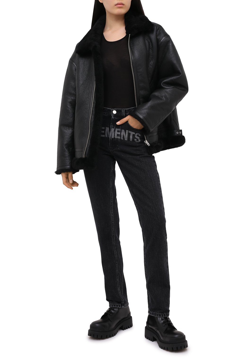 Дубленка VETEMENTS черного цвета по цене 338500 руб., арт. UAH21JA017 2403/W, фото 2 Дубленка VETEMENTS, арт. UAH21JA017 2403/W, фото 2
