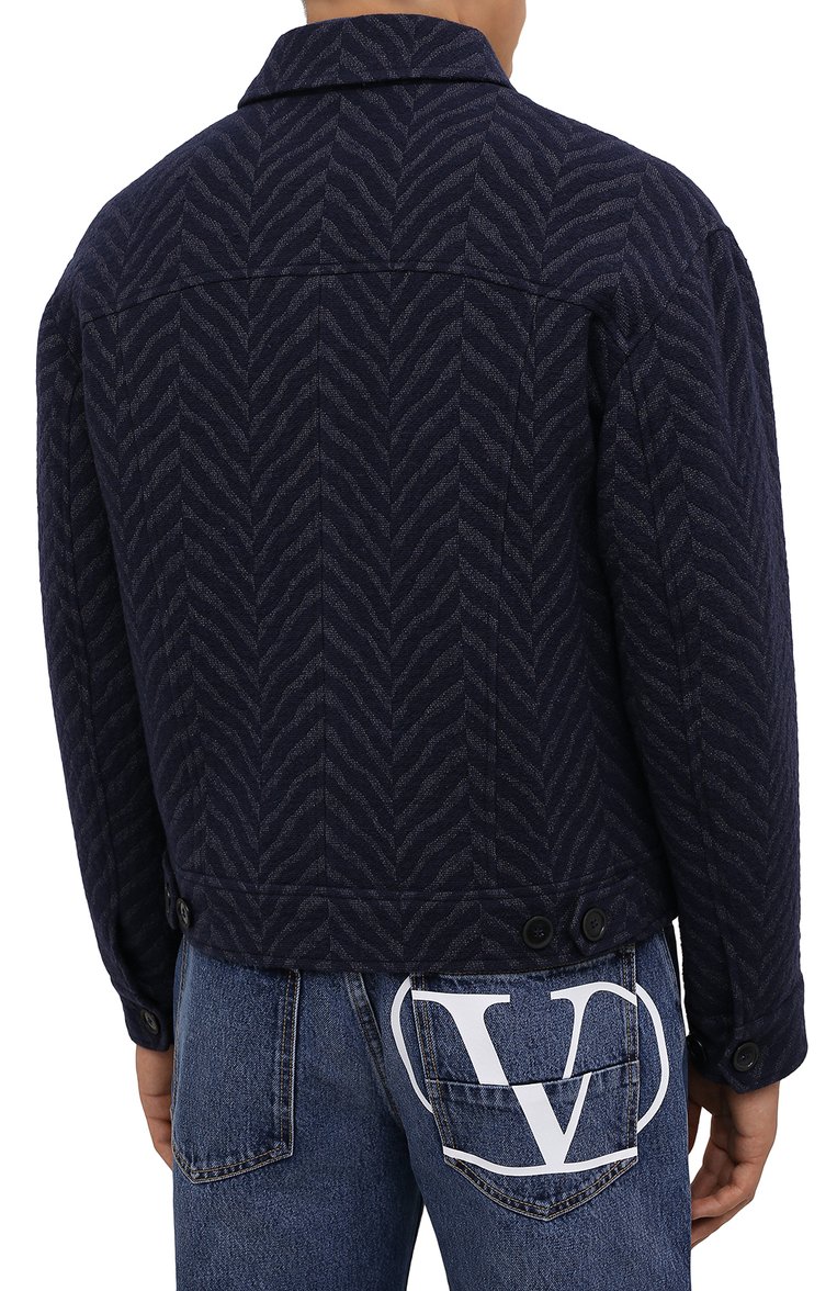 Мужская шерстяная куртка GIORGIO ARMANI темно-синего цвета, арт. 1WG0B065/T02S1 | Фото 4 (Длина (верхняя одежда): Короткие; Мужское Кросс-КТ: шерсть и кашемир; Материал внешний: Шерсть; Материал подклада: Синтетический материал; Стили: Кэжуэл; Кросс-КТ: Куртка; Рукава: Длинные; Драгоценные камни: Проставлено; Материал сплава: Проставлено)