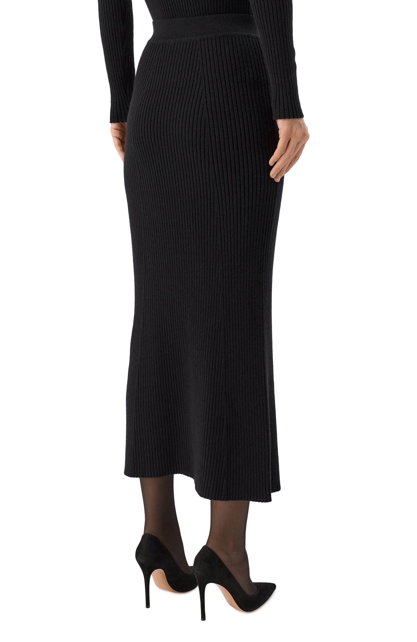 Кашемировая юбка MVST черного цвета по цене 179500 руб., арт. M26.1MW.KA34.3/K003-RIBBED CASHMERE, фото 4 Кашемировая юбка MVST, арт. M26.1MW.KA34.3/K003-RIBBED CASHMERE, фото 4