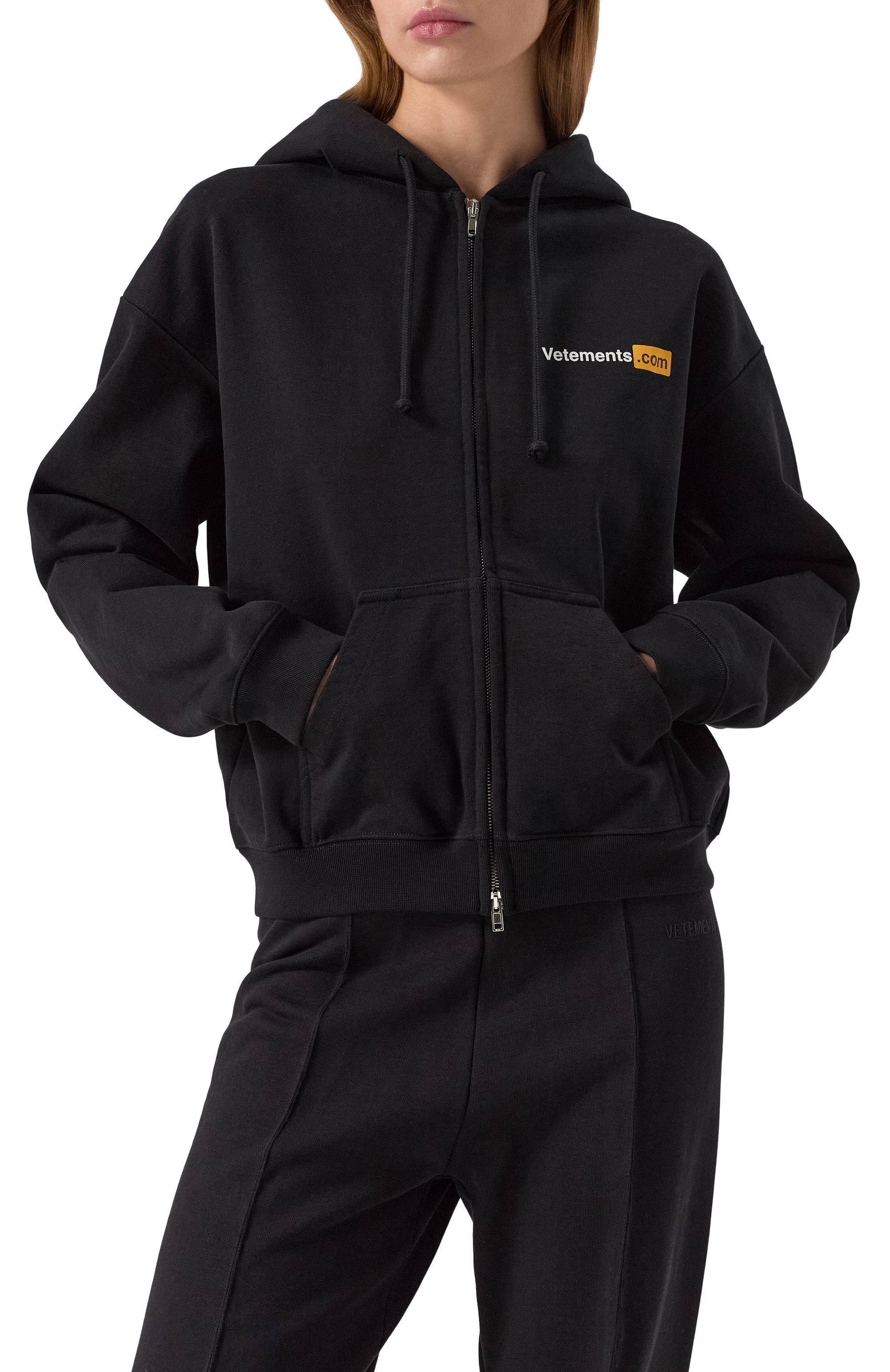 Хлопковая толстовка VETEMENTS черного цвета по цене 99500 руб., арт. UA66HD830B, фото 3 Хлопковая толстовка VETEMENTS, арт. UA66HD830B, фото 3