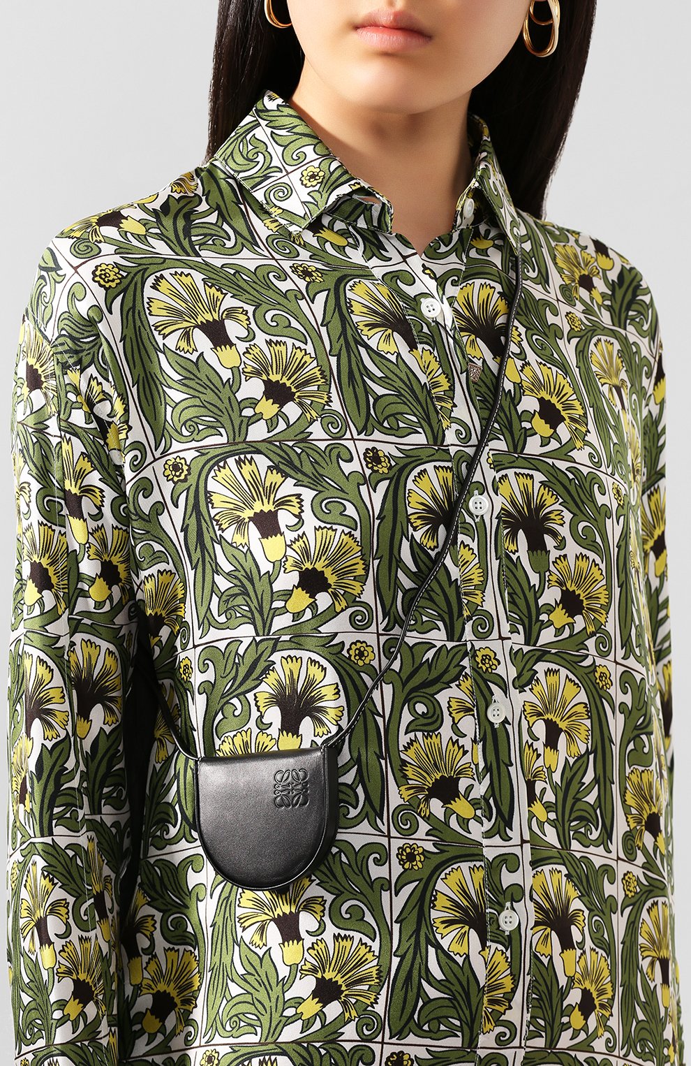 Сумка heel pouch loewe x paula's ibiza LOEWE черного цвета по цене 37300 руб., арт. 109.54.T15, фото 2 Сумка heel pouch loewe x paula's ibiza LOEWE, арт. 109.54.T15, фото 2