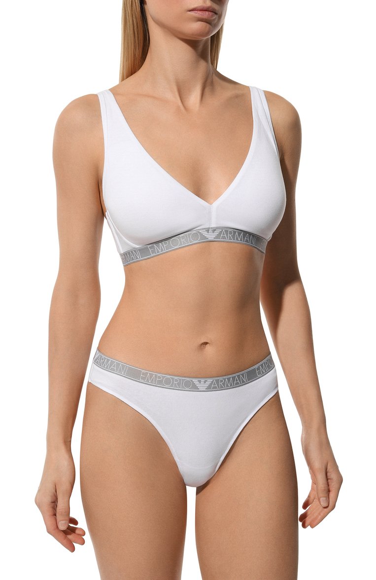 Женские комплект из двух трусов-стрингов EMPORIO ARMANI белого цвета, арт. 163333/4R223 | Фото 2 (Нос: Не проставлено; Материал внешний: Хлопок)