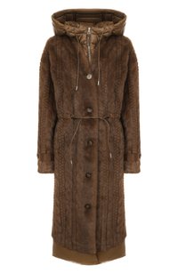 Коричневый