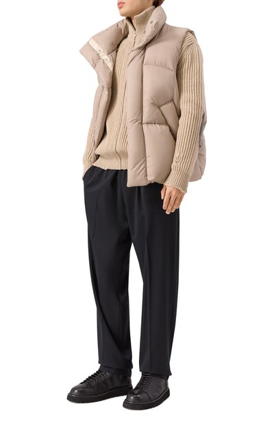 Пуховый жилет MORDECAI светло-бежевого цвета по цене 106000 руб., арт. 25A96MRU04/S, фото 2 Пуховый жилет MORDECAI, арт. 25A96MRU04/S, фото 2