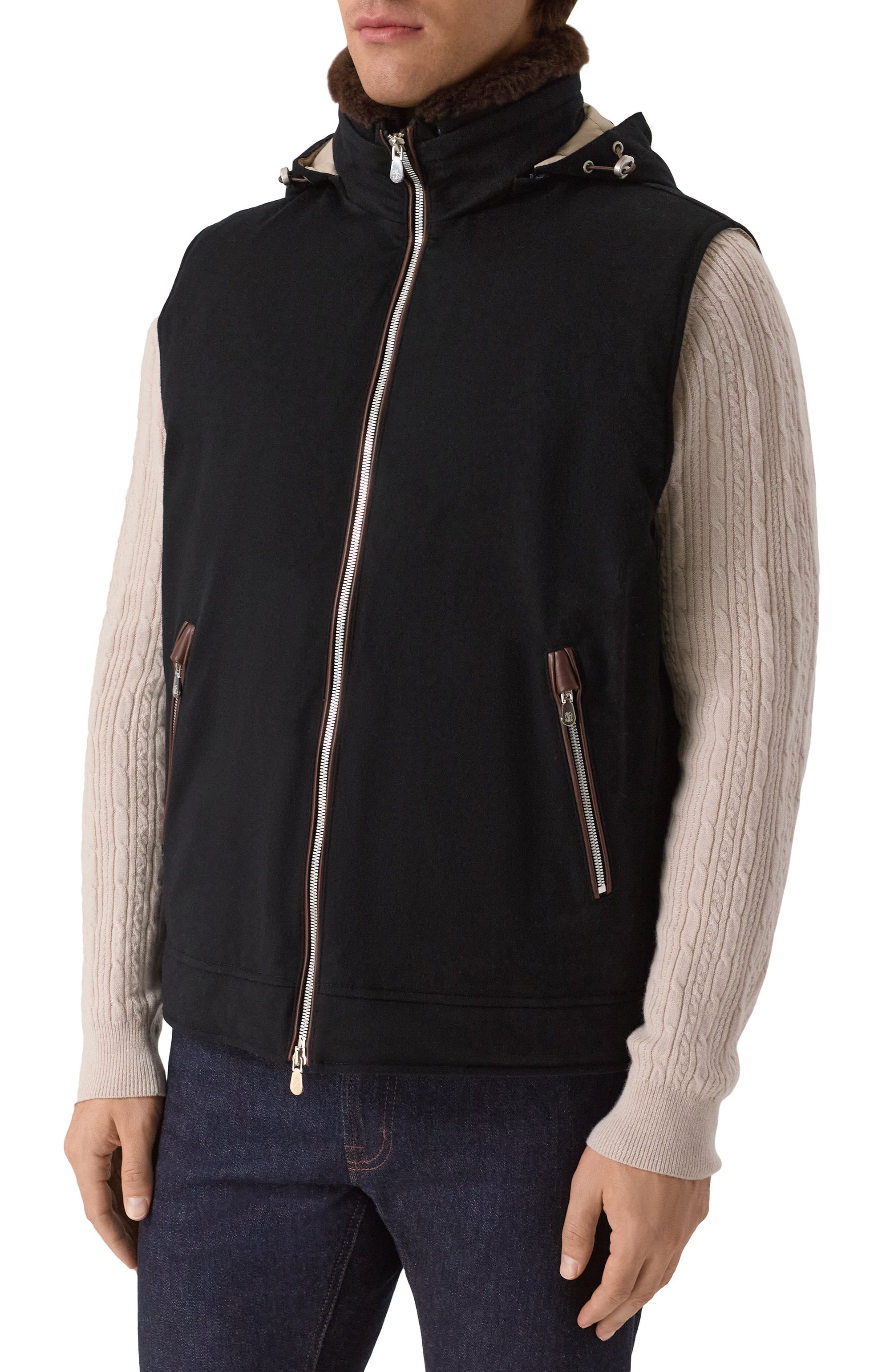 Пуховый жилет BRUNELLO CUCINELLI черного цвета по цене 615000 руб., арт. MM4701656, фото 3 Пуховый жилет BRUNELLO CUCINELLI, арт. MM4701656, фото 3