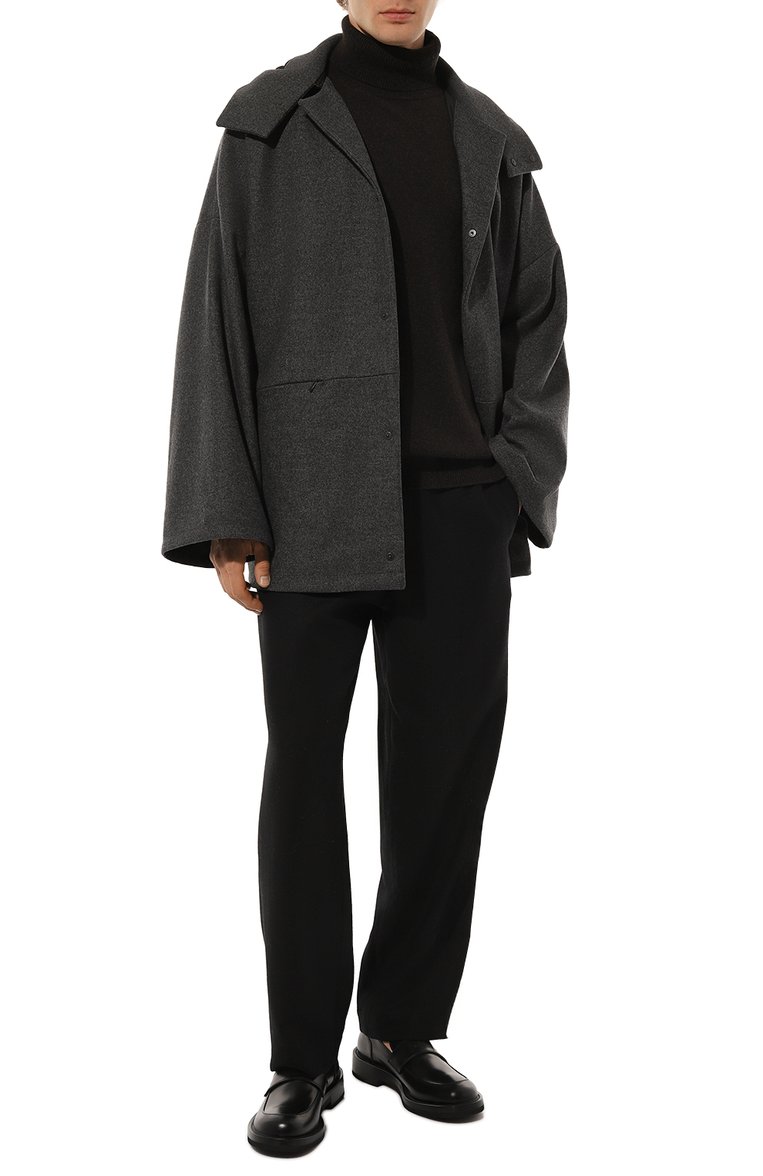 Мужской шерстяная водолазка DRIES VAN NOTEN темно-коричневого цвета, арт. 242-021225-9702 | Фото 2 (Материал внешний: Шерсть; Рукава: Длинные; Материал сплава: Проставлено; Длина (для топов): Стандартные; Драгоценные камни: Проставлено; Мужское Кросс-КТ: Водолазка-одежда; Принт: Без принта; Стили: Минимализ�м)