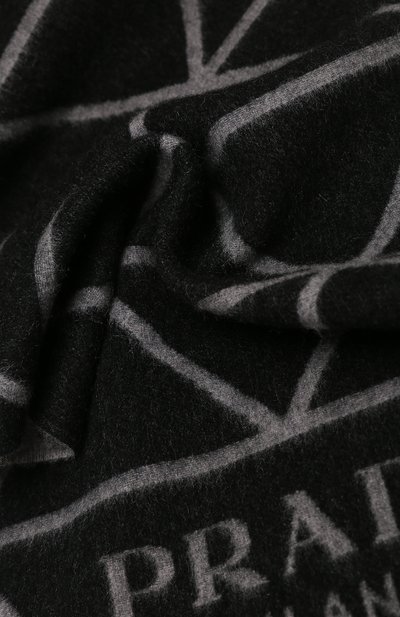 Кашемировый шарф PRADA серого цвета по цене 86000 руб., арт. 2FS013-2D3G-F0700-OOO, фото 4 Кашемировый шарф PRADA, арт. 2FS013-2D3G-F0700-OOO, фото 4