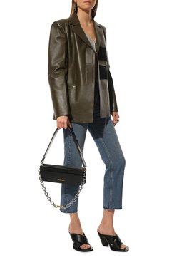 Женская сумка le sac ciuciu JACQUEMUS черного цвета, арт. 213BA009-3060 | Фото 6 (Материал: Натуральная кожа; Размер: medium; Сумки-технические: Сумки через плечо; Драгоценные камни: Проставлено; Материал сплава: Проставлено)