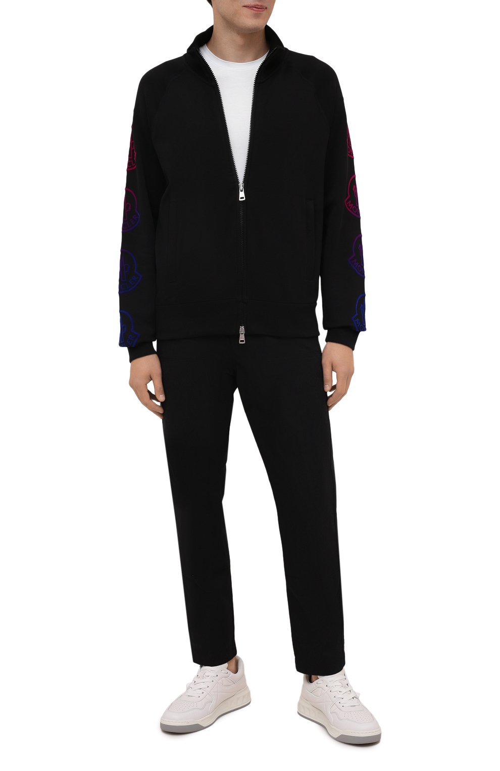 Хлопковые брюки MONCLER черного цвета по цене 44700 руб., арт. G2-091-2A000-11-595D0, фото 2 Хлопковые брюки MONCLER, арт. G2-091-2A000-11-595D0, фото 2