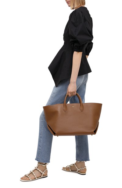 Кожаные сандалии rockstud VALENTINO молочного цвета по цене 65600 руб., арт. VW2S0A05/V0D, фото 2 Кожаные сандалии rockstud VALENTINO, арт. VW2S0A05/V0D, фото 2