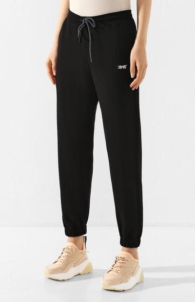 Джоггеры reebok x victoria beckham REEBOK черного цвета по цене 19450 руб., арт. FS6011, фото 3 Джоггеры reebok x victoria beckham REEBOK, арт. FS6011, фото 3