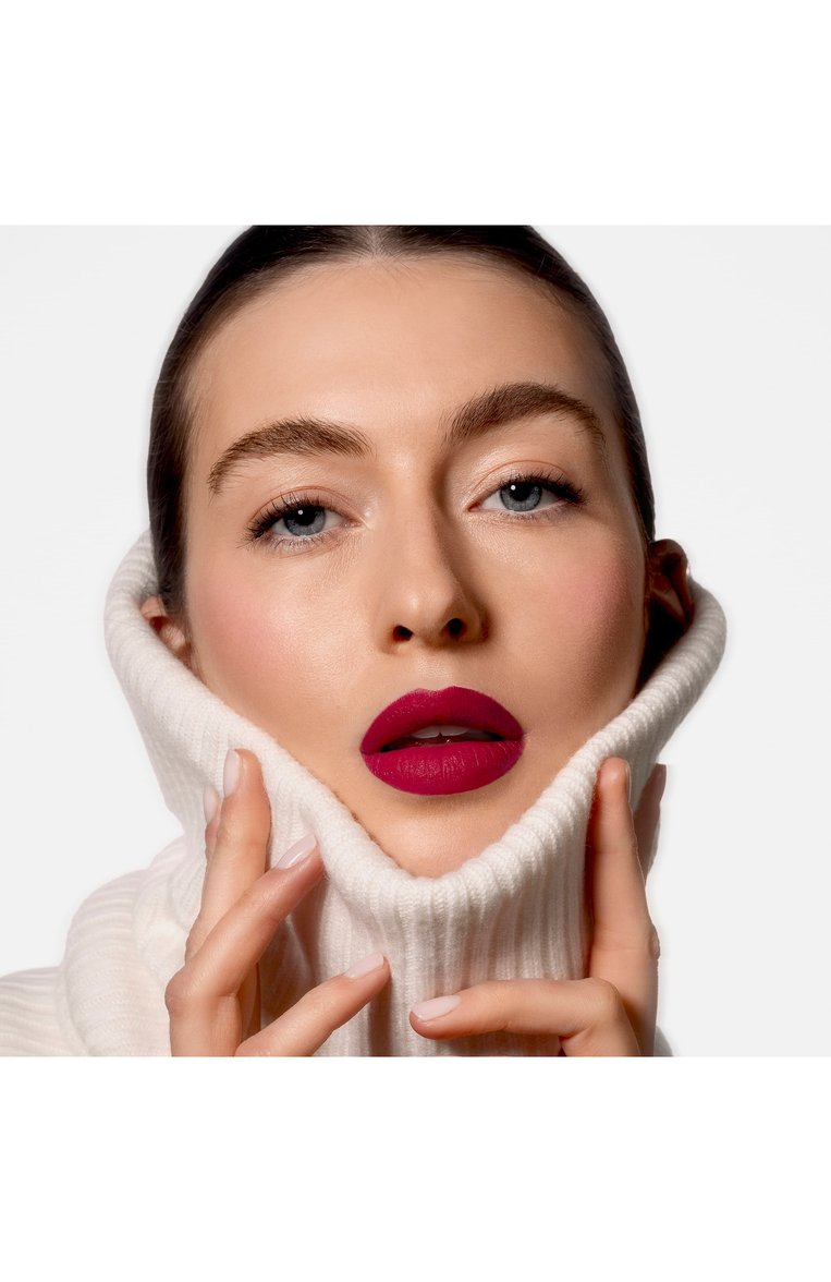 Увлажняющая матовая помада phyto-rouge velvet, оттенок 22 ярко-розовый (3g) SISLEY  цвета, арт. 170705 | Фото 4 (Региональные ограничения белый список (Axapta Mercury): Не проставлено; Нос: Не проставлено; Финишное покрытие: Матовый)