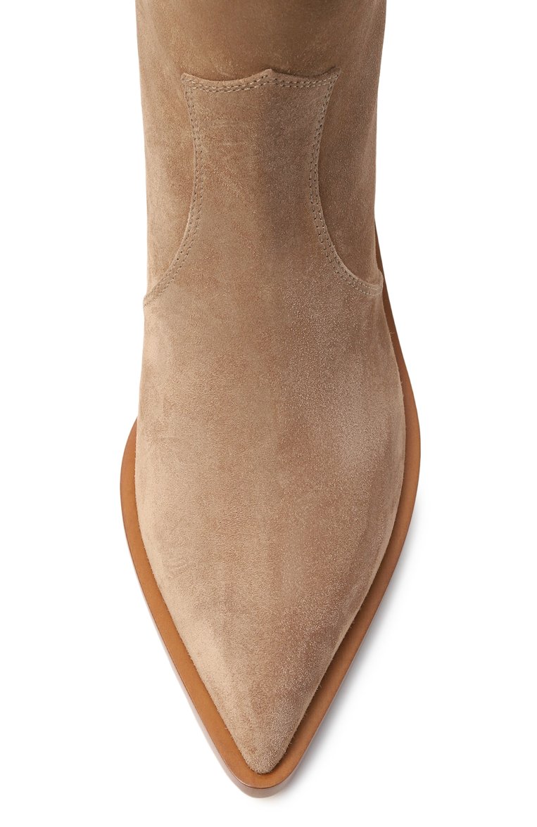 Женские замшевые казаки waylon 45 GIANVITO ROSSI темно-бежевого цвета, арт. G80194.45CU0.C45CAML | Фото 6 (Материал внешний: Натуральная кожа, Замша; Каблук высота: Средний; Подошва: Плоская; Автоматизация состава: Проставлено; Автоматизация ТО: Проставлено; Высота голенища: Средние; Материал внутренний: Натуральная кожа; Материал утеплителя: Без утеплителя; Женское Кросс-КТ: Казаки-сапоги; Каблук тип: Устойчивый)