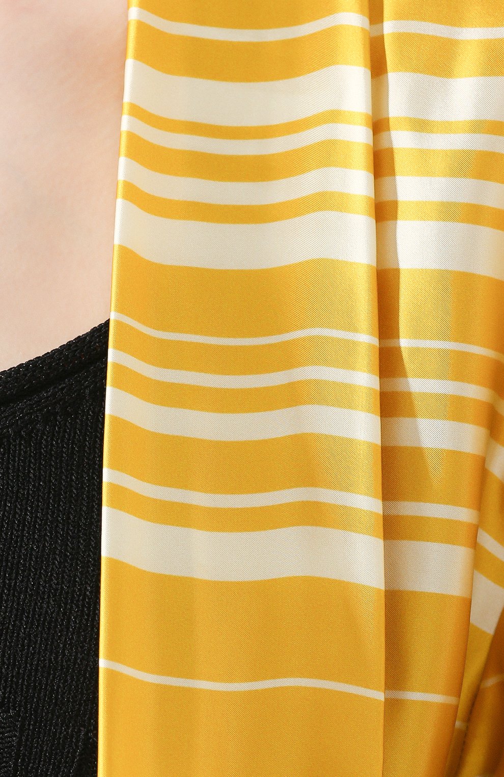 Блузка из смеси вискозы и шелка DRIES VAN NOTEN желтого цвета по цене 72650 руб., арт. 201-10784-9408, фото 5 Блузка из смеси вискозы и шелка DRIES VAN NOTEN, арт. 201-10784-9408, фото 5