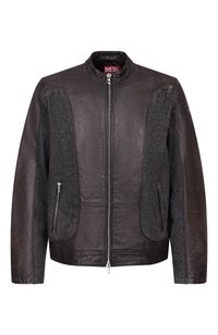 Темно-коричневый