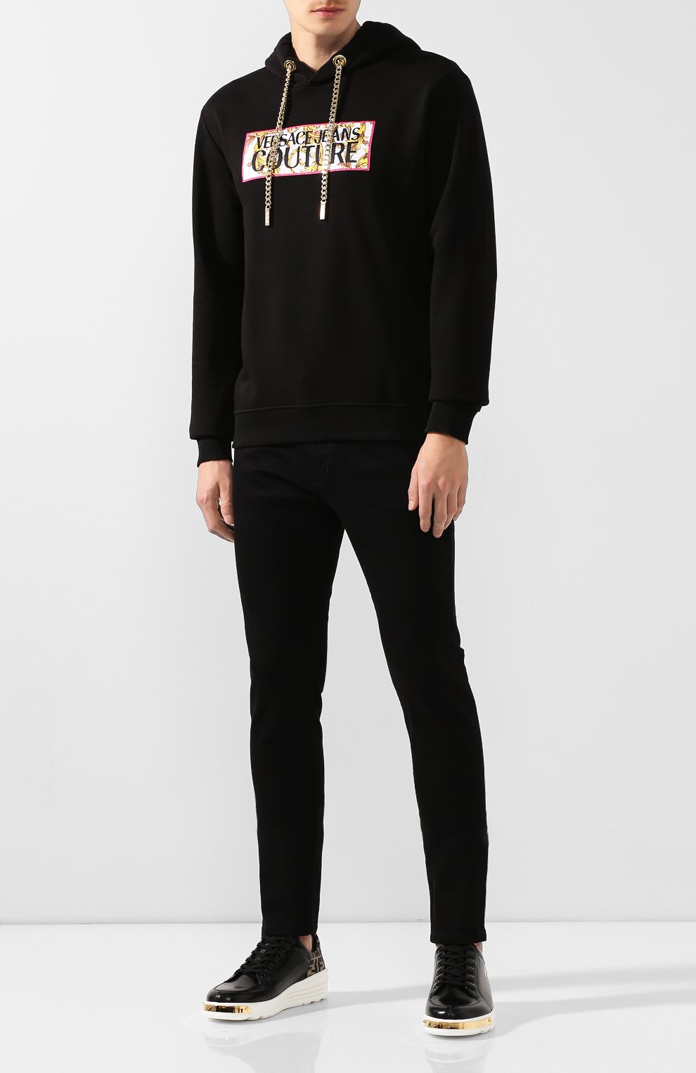 Джинсы VERSACE JEANS COUTURE черного цвета по цене 12650 руб., арт. A2GUA0K0-UUP506 15.5/60366, фото 2 Джинсы VERSACE JEANS COUTURE, арт. A2GUA0K0-UUP506 15.5/60366, фото 2