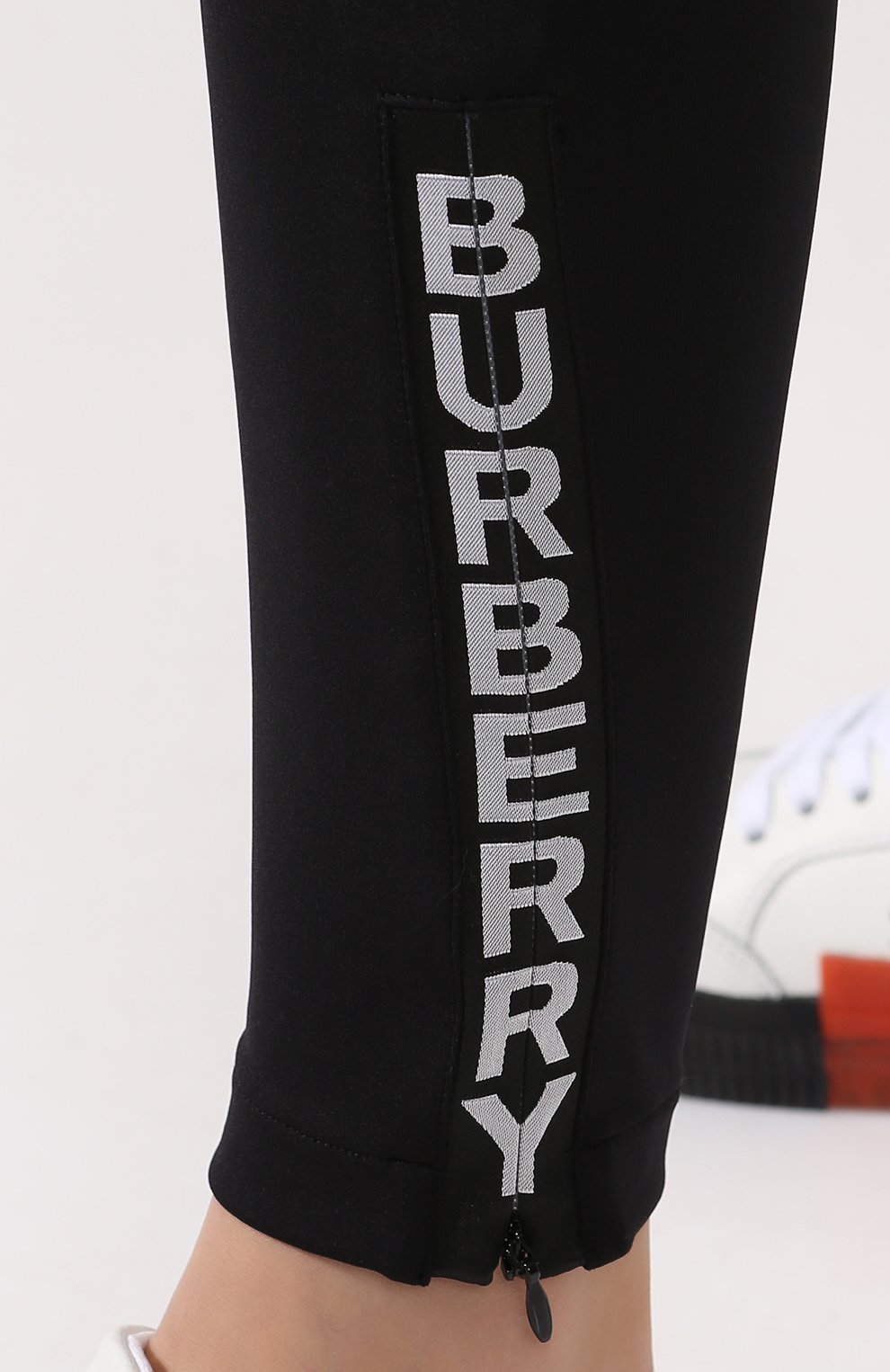 Легинсы BURBERRY черного цвета по цене 49150 руб., арт. 8018928, фото 5 Легинсы BURBERRY, арт. 8018928, фото 5