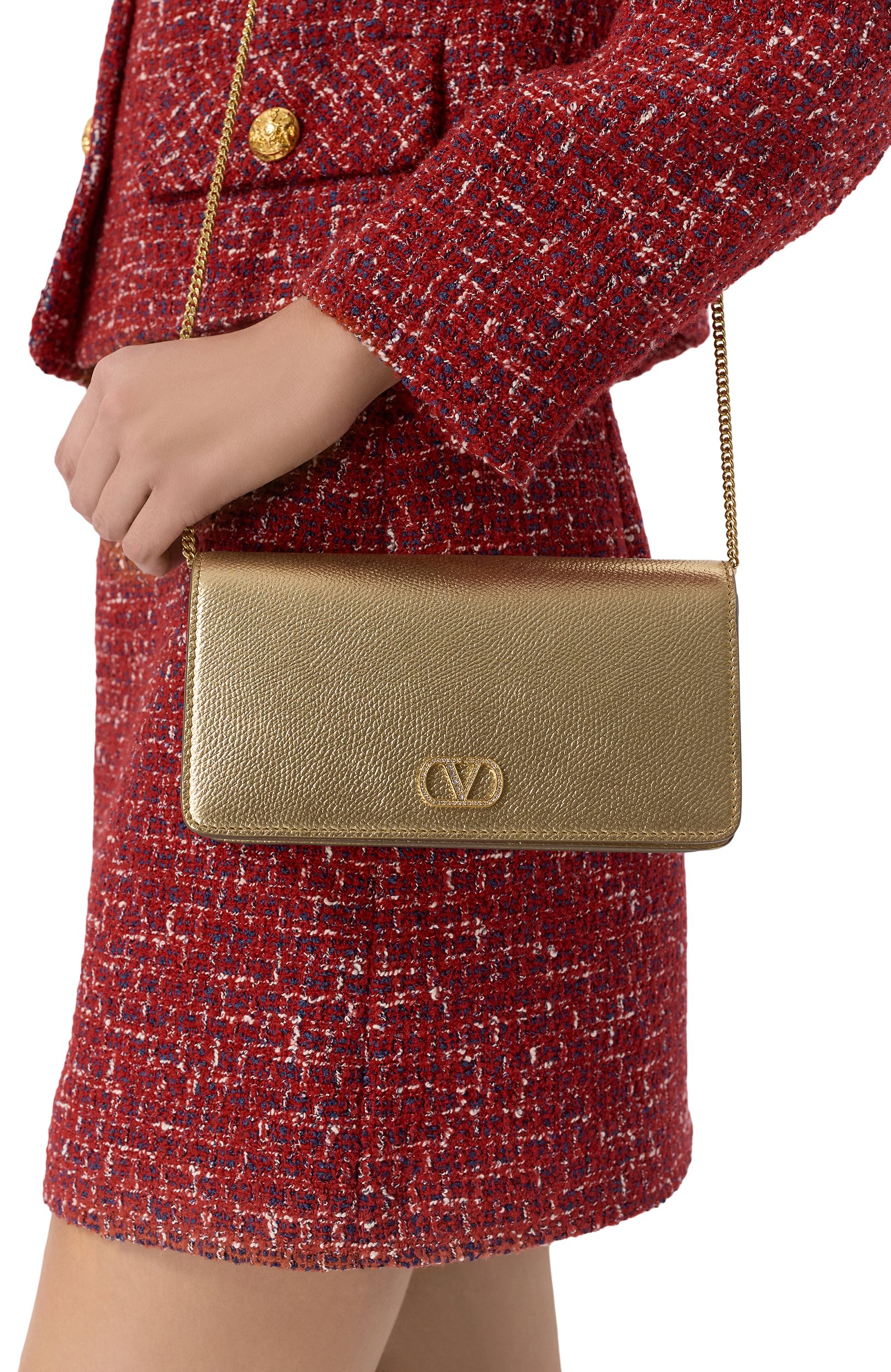 Сумка vlogo signature mini VALENTINO золотого цвета по цене 152500 руб., арт. 9W2P0AY5/CHL, фото 2 Сумка vlogo signature mini VALENTINO, арт. 9W2P0AY5/CHL, фото 2