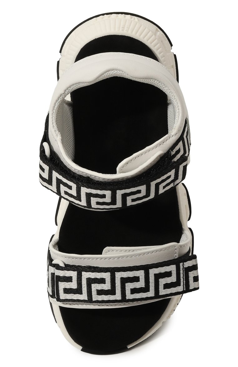 Детские кожаные сандалии VERSACE черно-белого цвета, арт. 1013122/1A05676/27-29 | Фото 4 (Материал внешний: Текстиль, Натуральная кожа; Материал внутренний: Текстиль; Нос: Не проставлено; Автоматизация состава: Проставлено)
