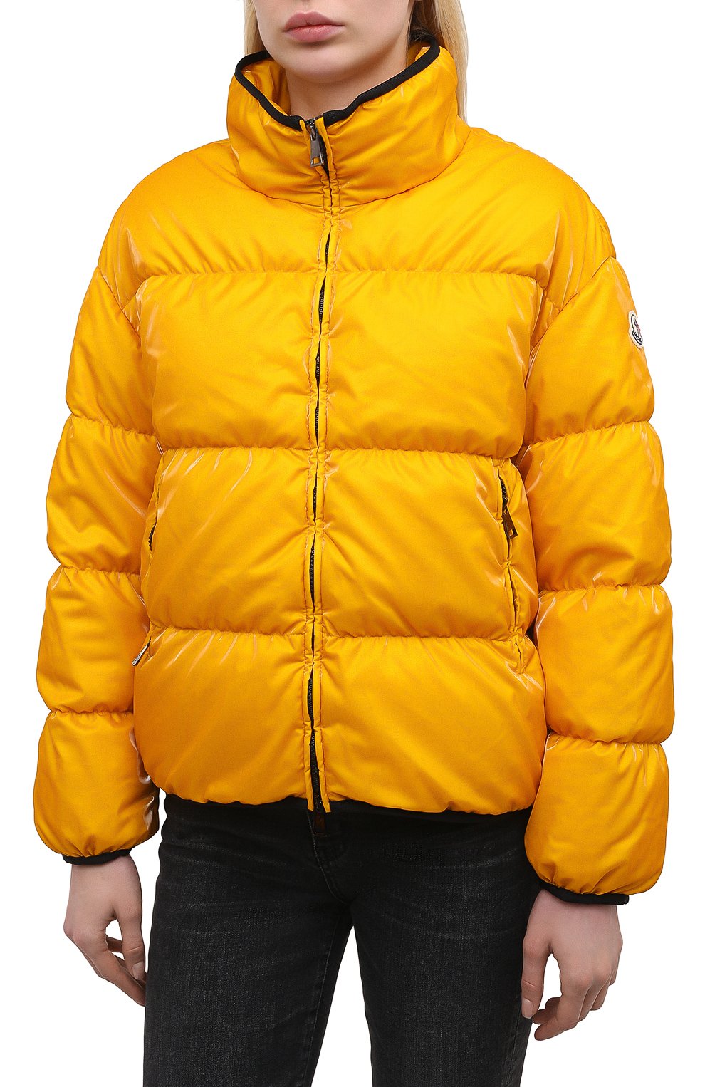 Пуховик grenit MONCLER желтого цвета по цене 135500 руб., арт. G1-093-1A52S-60-54AQ4, фото 3 Пуховик grenit MONCLER, арт. G1-093-1A52S-60-54AQ4, фото 3