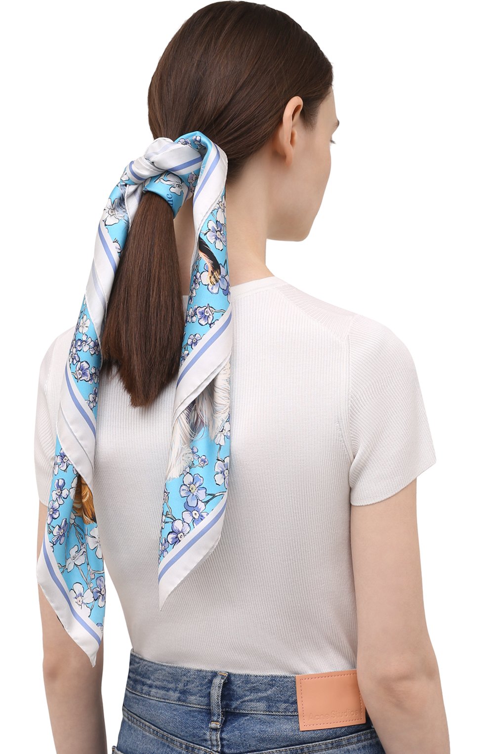 Шелковый платок lucky dog RADICAL CHIC голубого цвета по цене 14820 руб., арт. 570355.07.02, фото 3 Шелковый платок lucky dog RADICAL CHIC, арт. 570355.07.02, фото 3