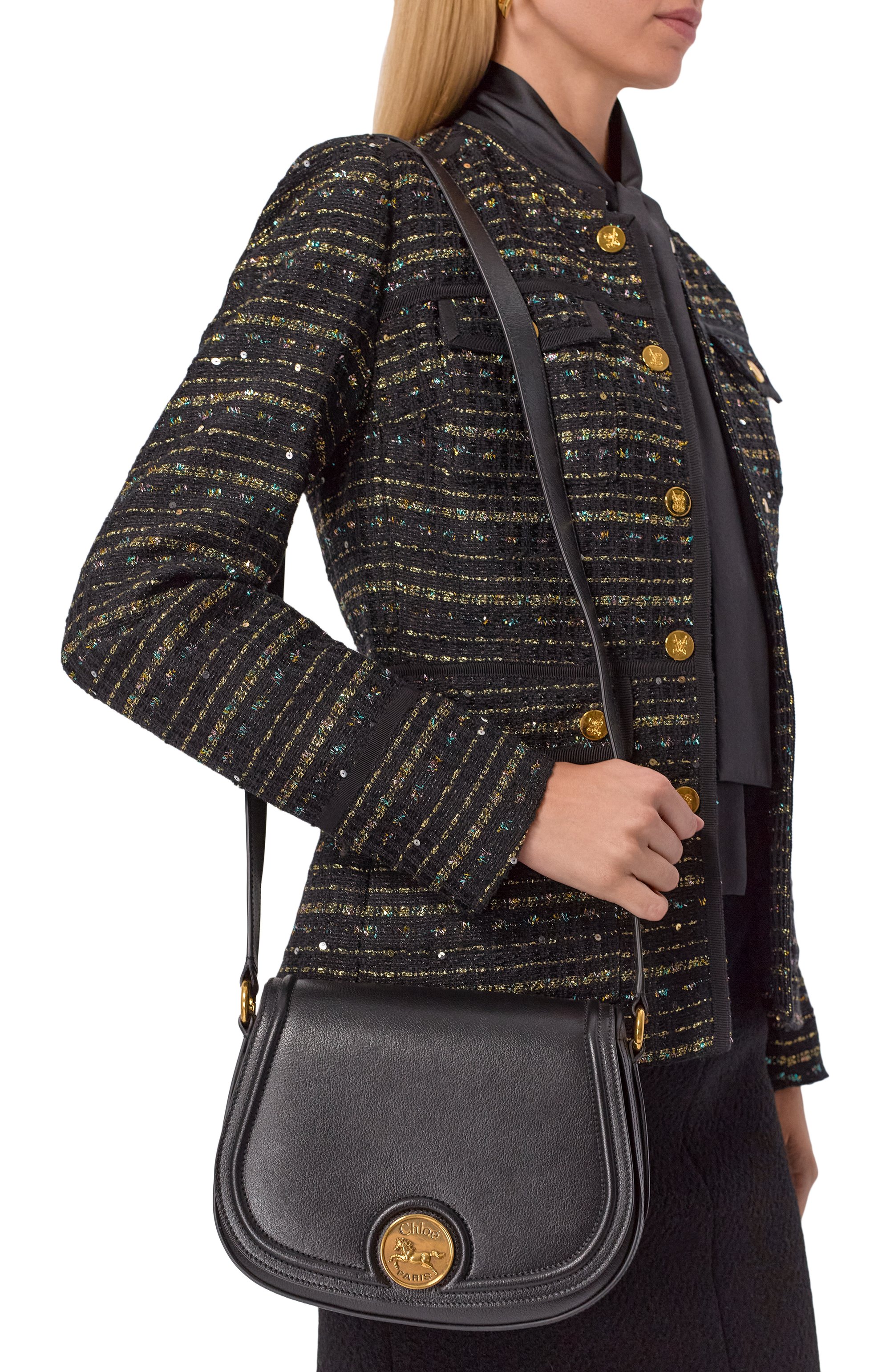 Сумка horse medal CHLOÉ черного цвета по цене 226500 руб., арт. CH25AS790037, фото 2 Сумка horse medal CHLOÉ, арт. CH25AS790037, фото 2