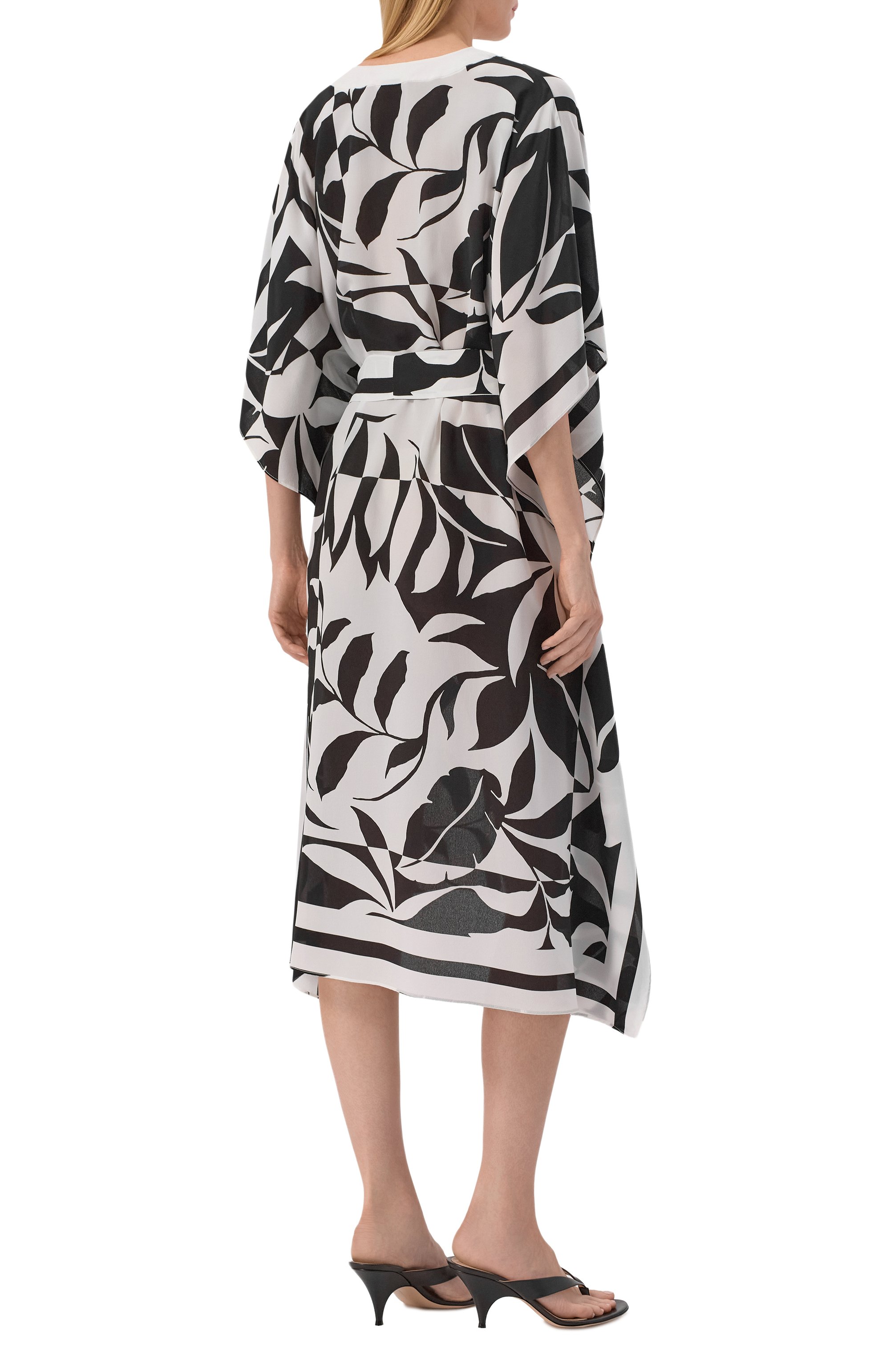 Шелковая туника MAX MARA черно-белого цвета по цене 74050 руб., арт. BCHLANCIA 261622109, фото 3 Шелковая туника MAX MARA, арт. BCHLANCIA 261622109, фото 3