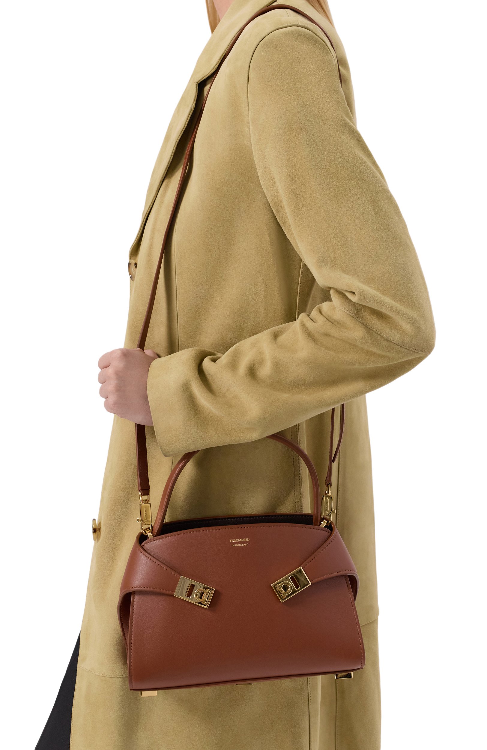 Сумка hug xs FERRAGAMO коричневого цвета по цене 296000 руб., арт. 21A711/795369, фото 2 Сумка hug xs FERRAGAMO, арт. 21A711/795369, фото 2