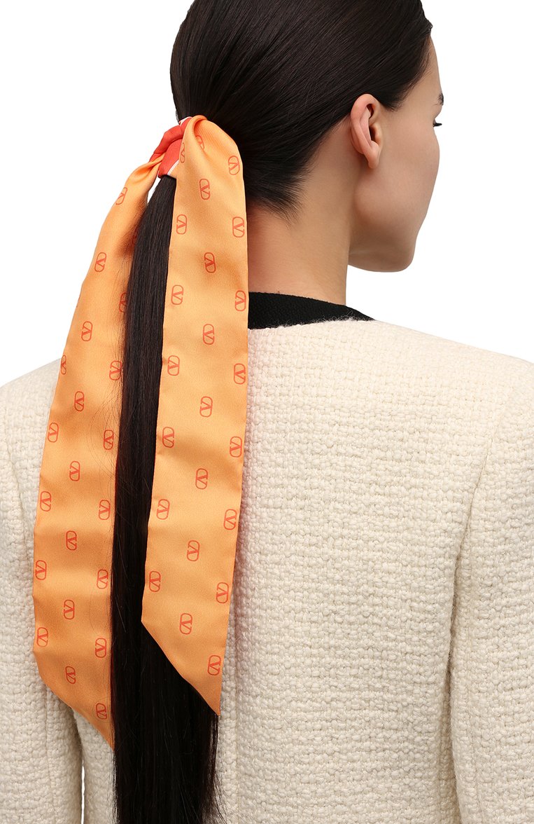 Женская шелковая повязка на голову VALENTINO оранжевого цвета, арт. XW2E6017/IHN | Фото 2 (Материал: Текстиль, Шелк; Материал сплава: Проставлено; Нос: Не проставлено)